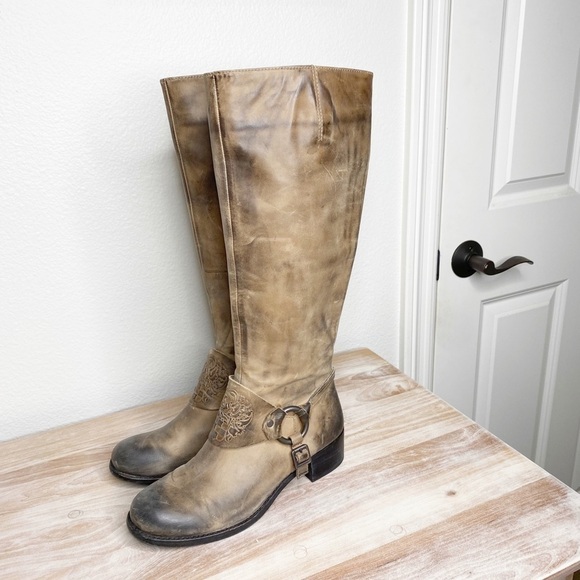 VINCE Camuto Shaylee Riding Distressed Boots size 8 - Picture 2 of 10